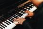 Master the Piano: Adult Piano Lessons with Stradivari String