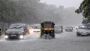 बेमौसम बारिश की वजह से दिल्ली में IMD का रेड अलर्ट, पेड़ गिर