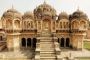 A Churu taxi can be reserved through Mukesh Tour & Travels.