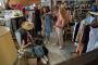 Wholesale vs Dropshipping: Choosing the Right Clothing Vendo
