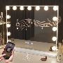 Reflecterende uitstraling: Hollywood spiegel met verlichting